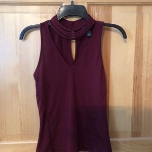 Misses sleeveless top maroon S